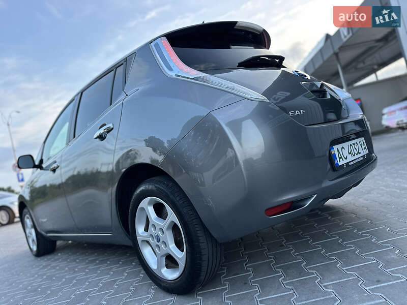 Хэтчбек Nissan Leaf 2013 в Владимире
