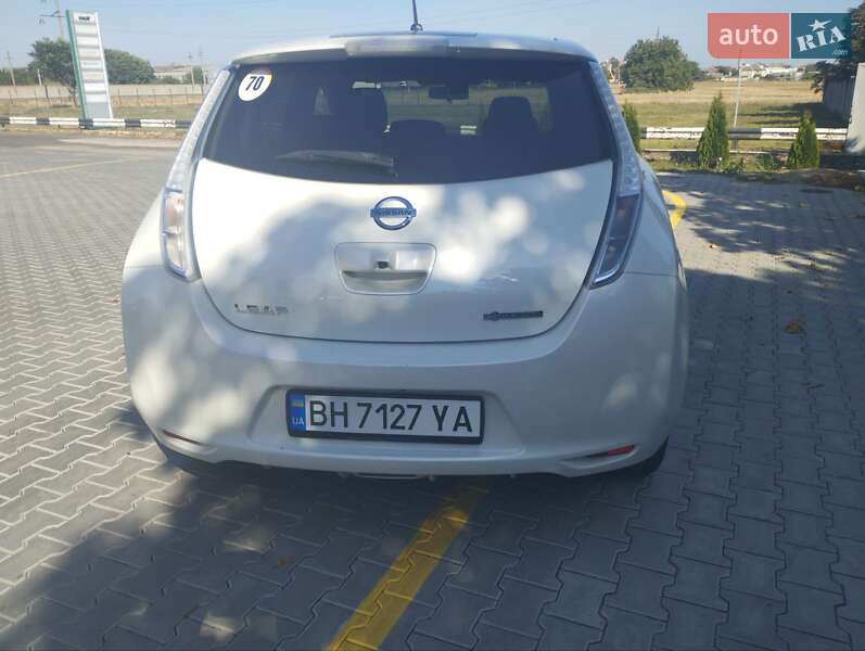Хэтчбек Nissan Leaf 2013 в Одессе