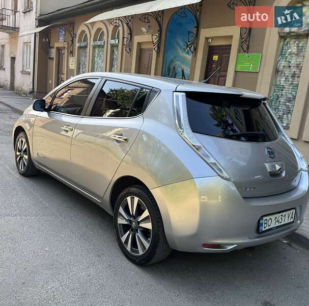 Хэтчбек Nissan Leaf 2015 в Тернополе