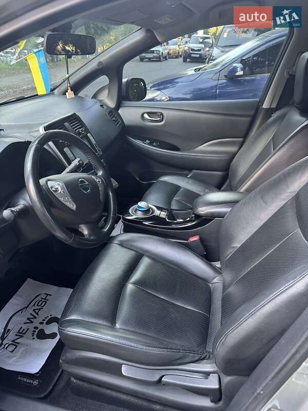 Хэтчбек Nissan Leaf 2015 в Тернополе