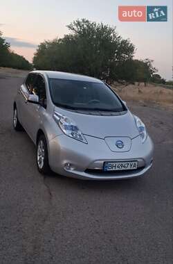 Хэтчбек Nissan Leaf 2012 в Овидиополе
