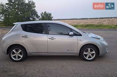 Хетчбек Nissan Leaf 2012 в  фото 9 Хетчбек Nissan Leaf 2012 в