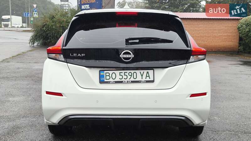 Хэтчбек Nissan Leaf 2024 в Тернополе