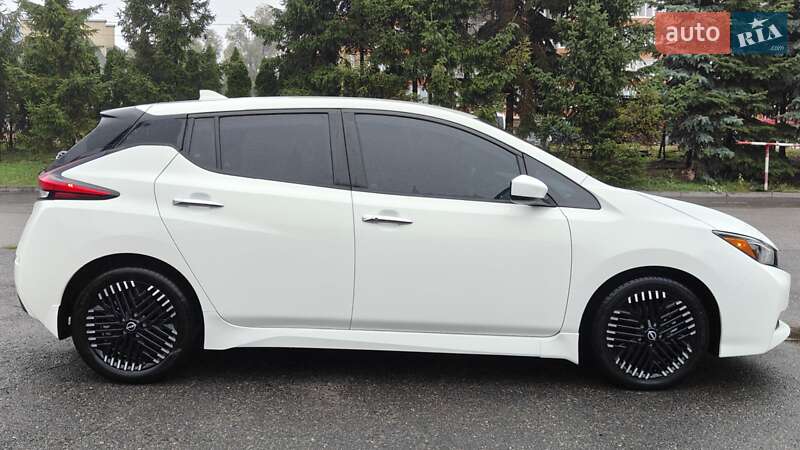Хэтчбек Nissan Leaf 2024 в Тернополе