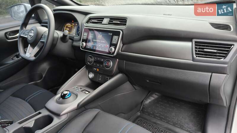 Хэтчбек Nissan Leaf 2024 в Тернополе