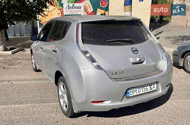 Хэтчбек Nissan Leaf 2011 в 