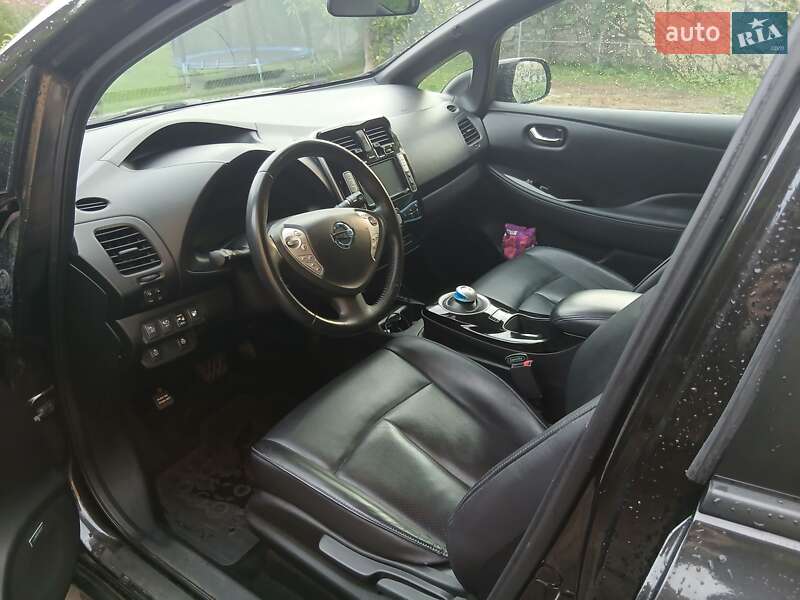 Хэтчбек Nissan Leaf 2016 в Львове