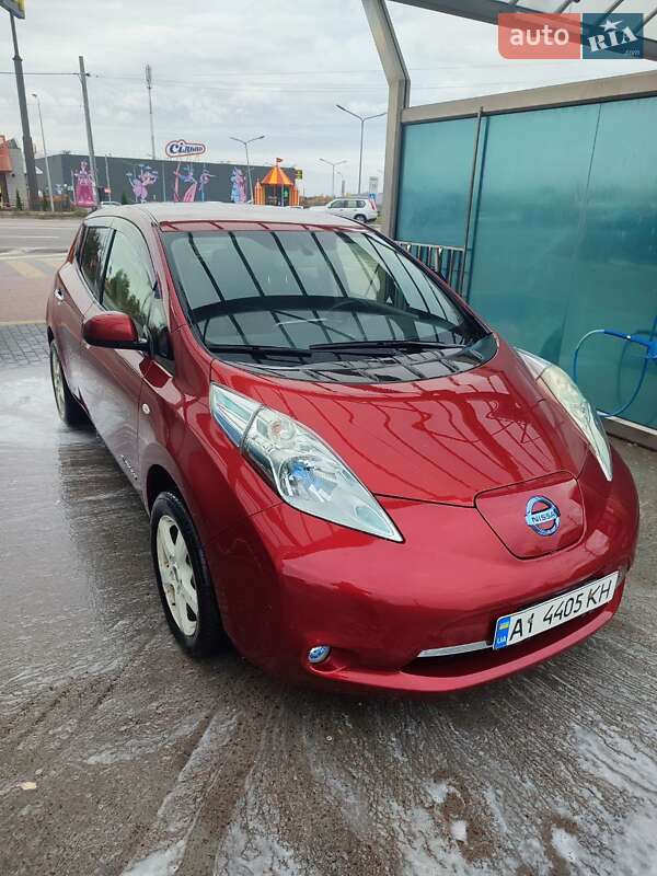 Хетчбек Nissan Leaf 2014 в Києві
