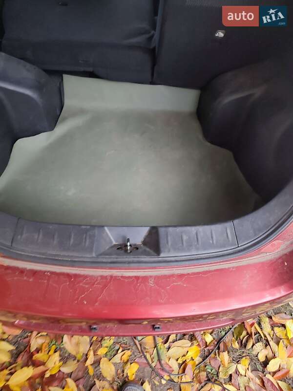 Хетчбек Nissan Leaf 2014 в Києві