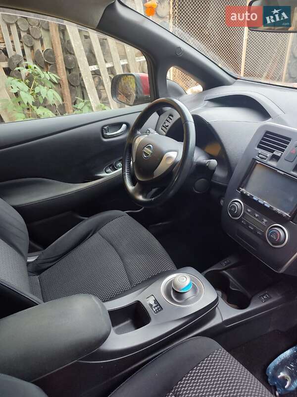 Хетчбек Nissan Leaf 2014 в Києві