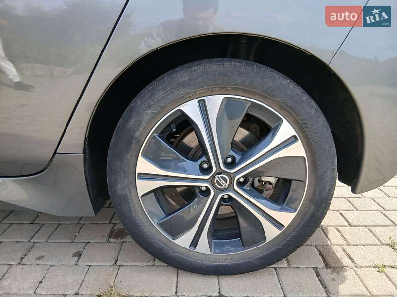 Хэтчбек Nissan Leaf 2020 в Ивано-Франковске