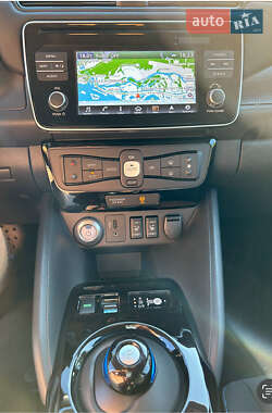 Хэтчбек Nissan Leaf 2022 в 