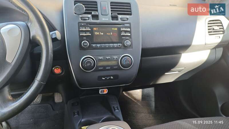 Хетчбек Nissan Leaf 2013 в Ніжині