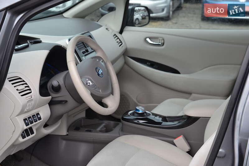 Хэтчбек Nissan Leaf 2016 в Луцке