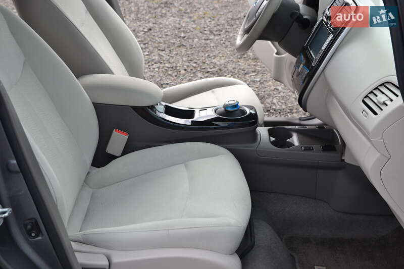 Хэтчбек Nissan Leaf 2016 в Луцке