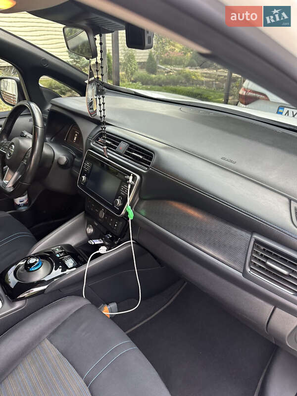 Хэтчбек Nissan Leaf 2018 в Лозовой