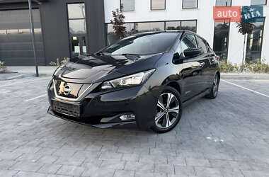 Хэтчбек Nissan Leaf 2019 в Городке