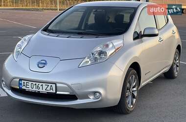 Хетчбек Nissan Leaf 2014 в Дніпрі