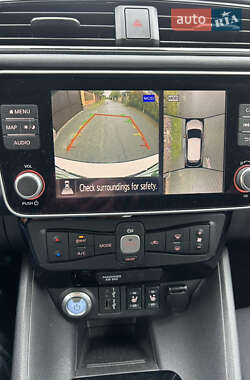 Хэтчбек Nissan Leaf 2022 в 