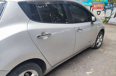 Хэтчбек Nissan Leaf 2011 в Запорожье