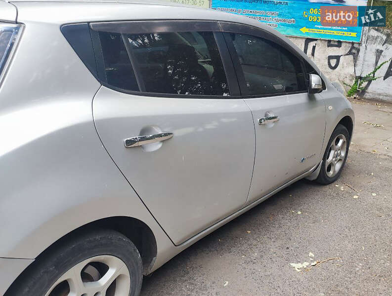 Хэтчбек Nissan Leaf 2011 в Запорожье фото 5 Хэтчбек Nissan Leaf 2011 в Запорожье