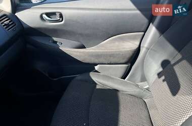 Хэтчбек Nissan Leaf 2014 в 