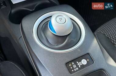 Хэтчбек Nissan Leaf 2014 в 