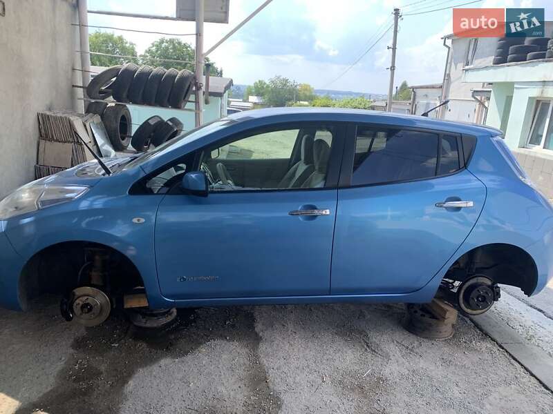 Хэтчбек Nissan Leaf 2012 в Тернополе