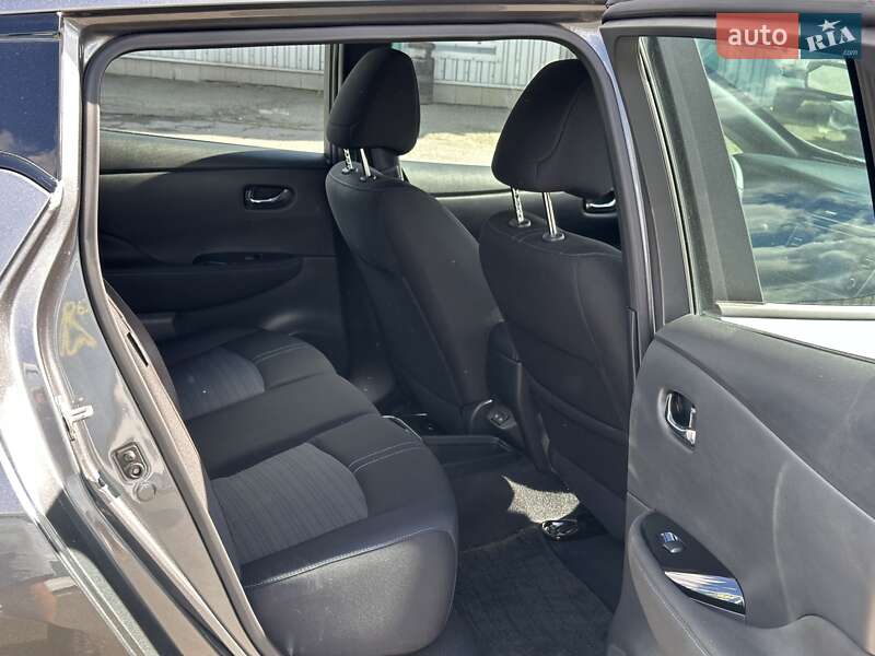 Хетчбек Nissan Leaf 2024 в Києві