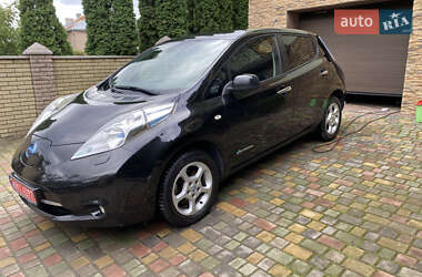 Хэтчбек Nissan Leaf 2014 в 