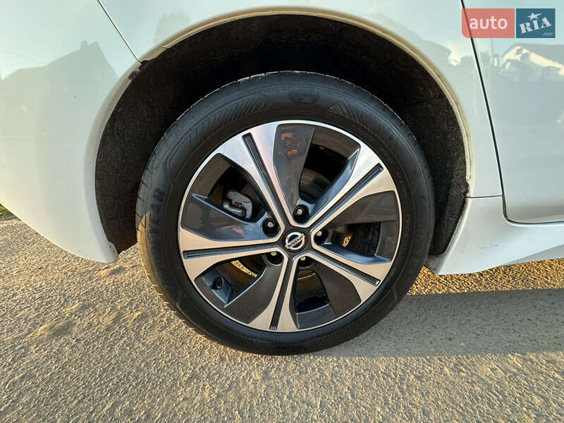 Хэтчбек Nissan Leaf 2020 в Ровно