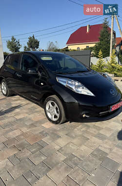 Хэтчбек Nissan Leaf 2016 в 