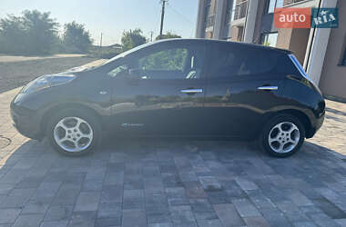 Хэтчбек Nissan Leaf 2016 в 