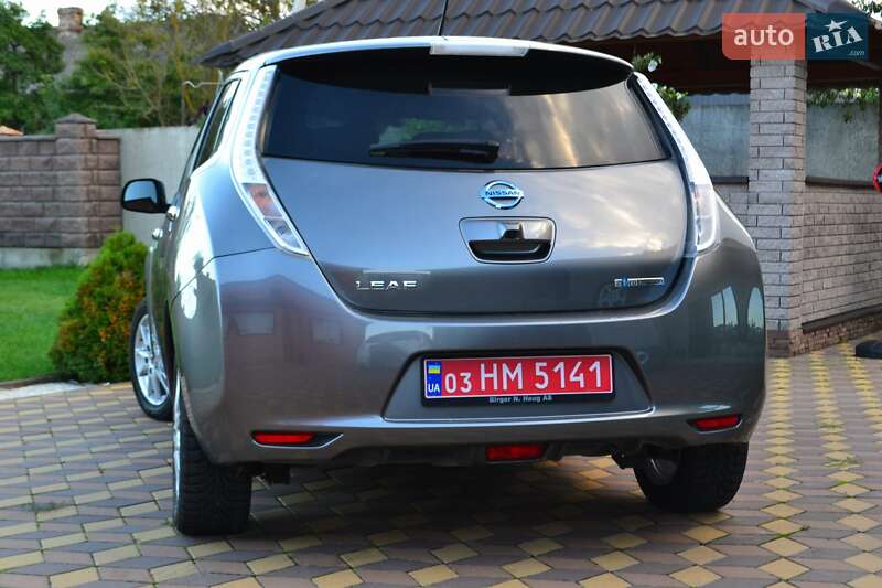 Хэтчбек Nissan Leaf 2015 в Сарнах