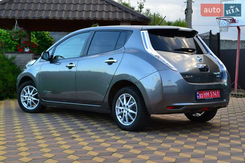 Хэтчбек Nissan Leaf 2015 в Сарнах