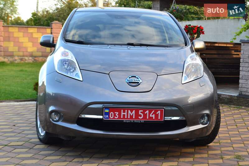 Хэтчбек Nissan Leaf 2015 в Сарнах
