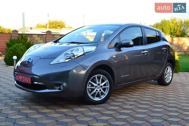 Хэтчбек Nissan Leaf 2015 в Сарнах