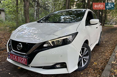 Хэтчбек Nissan Leaf 2018 в Днепре