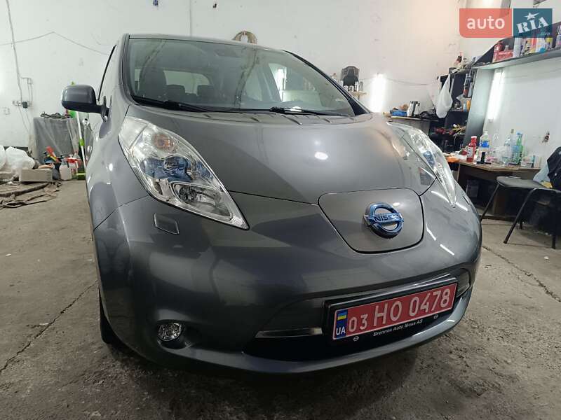 Хэтчбек Nissan Leaf 2015 в Ровно