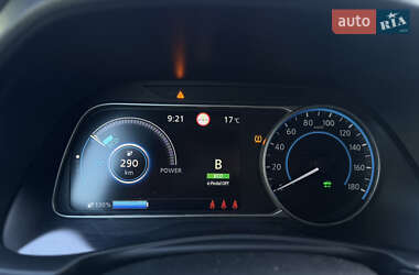 Хэтчбек Nissan Leaf 2021 в 