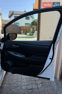 Хэтчбек Nissan Leaf 2021 в 