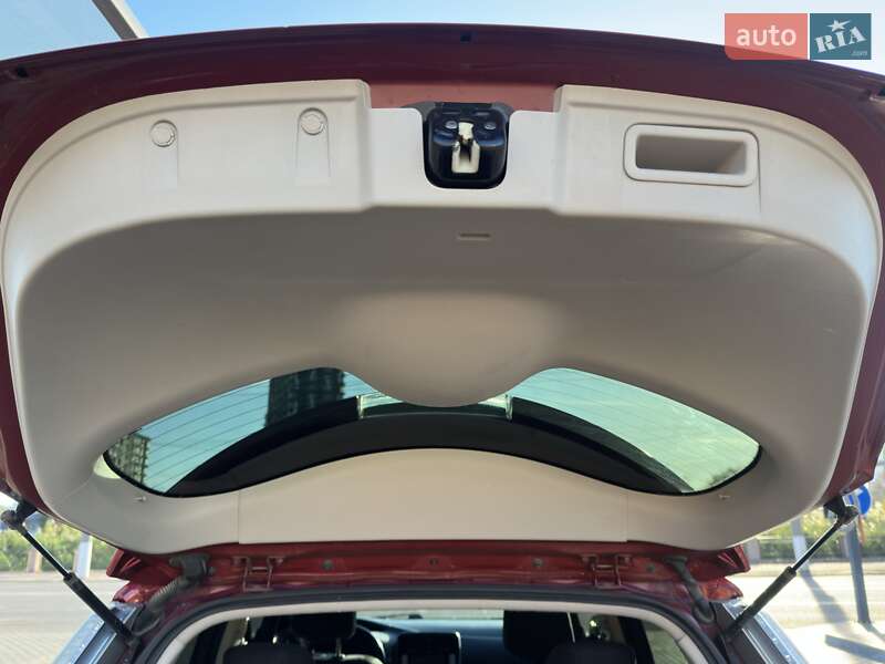 Хетчбек Nissan Leaf 2013 в Кропивницькому фото 20 Хетчбек Nissan Leaf 2013 в Кропивницькому