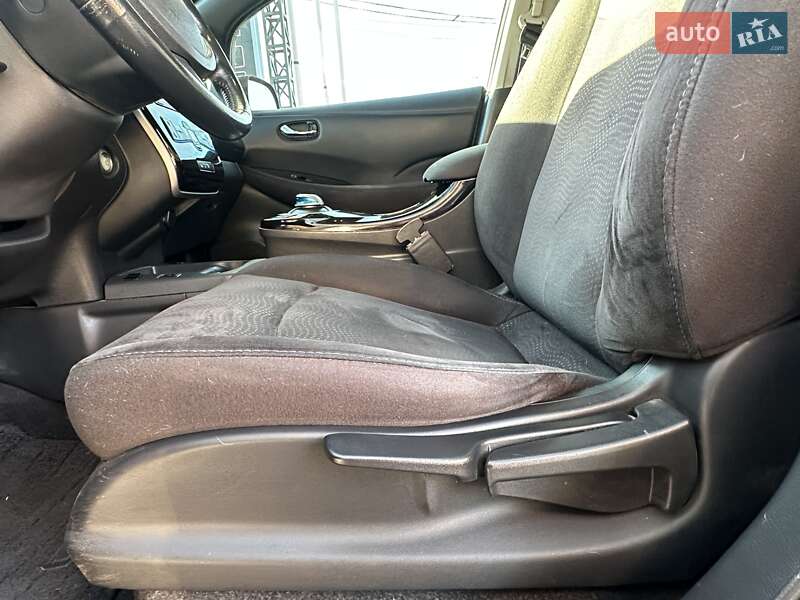 Хетчбек Nissan Leaf 2013 в Кропивницькому фото 33 Хетчбек Nissan Leaf 2013 в Кропивницькому