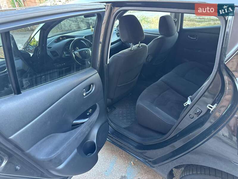 Хэтчбек Nissan Leaf 2016 в Житомире фото 16 Хэтчбек Nissan Leaf 2016 в Житомире