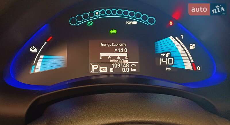 Хэтчбек Nissan Leaf 2015 в Сарнах