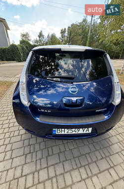 Хэтчбек Nissan Leaf 2016 в 