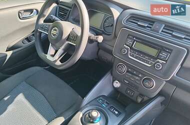 Хэтчбек Nissan Leaf 2022 в 