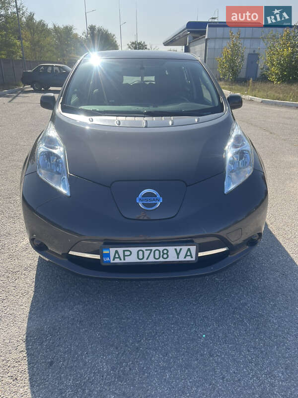 Хэтчбек Nissan Leaf 2016 в Запорожье