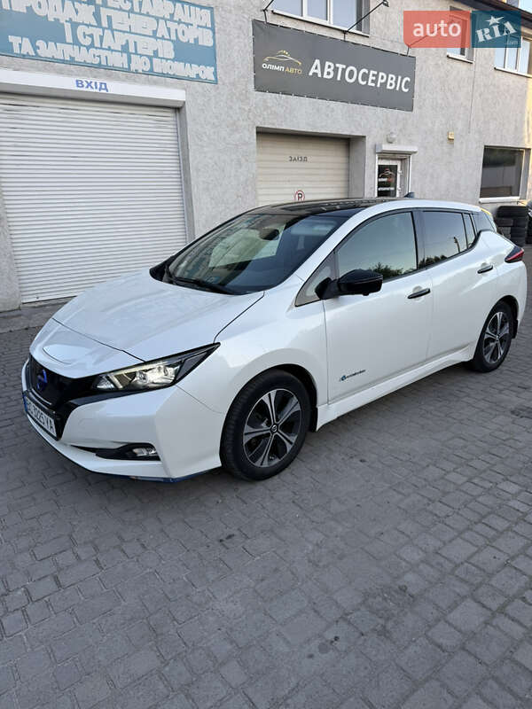 Хэтчбек Nissan Leaf 2019 в Львове
