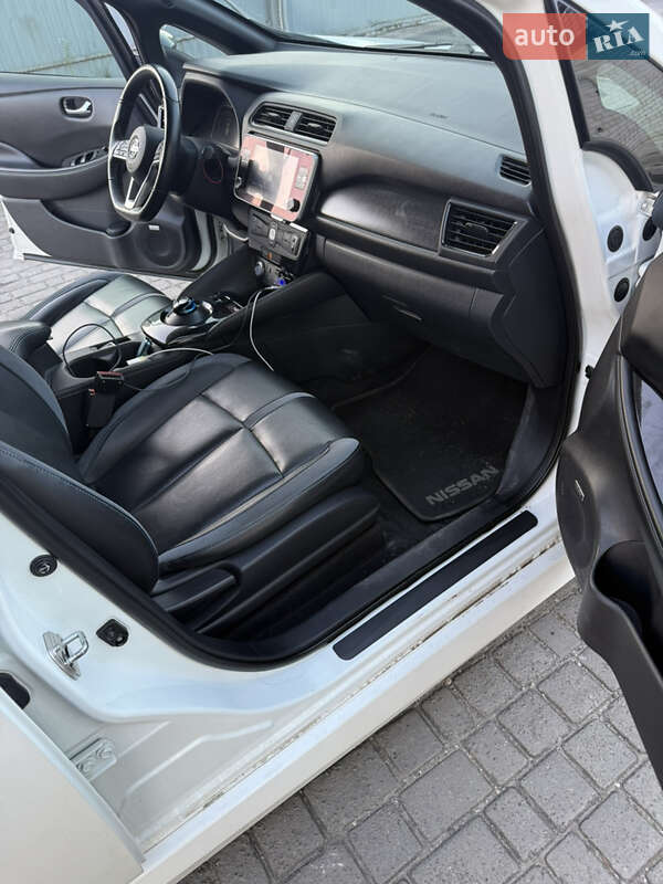 Хэтчбек Nissan Leaf 2019 в Львове